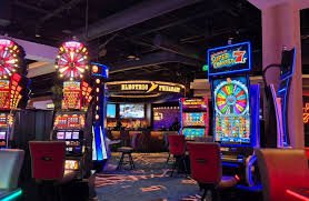 Fa Cai Shen Deluxe live table displayed on mobile phone screen, showing dealer and betting interface